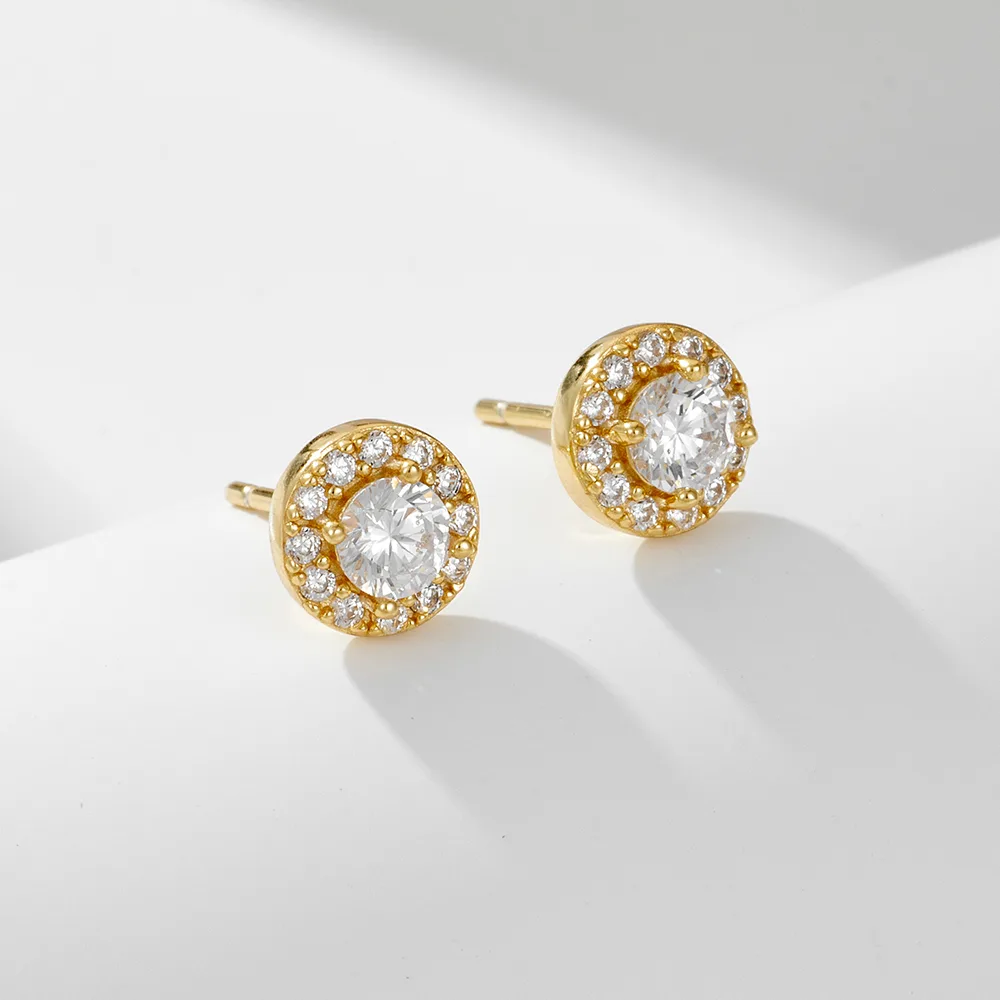 Gold halo stud earrings with brilliant cubic zirconia, refined 925 sterling silver jewelry for daily elegance.